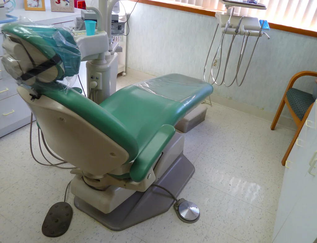 Những hiểu lầm phổ biến về nhổ răng khi niềng